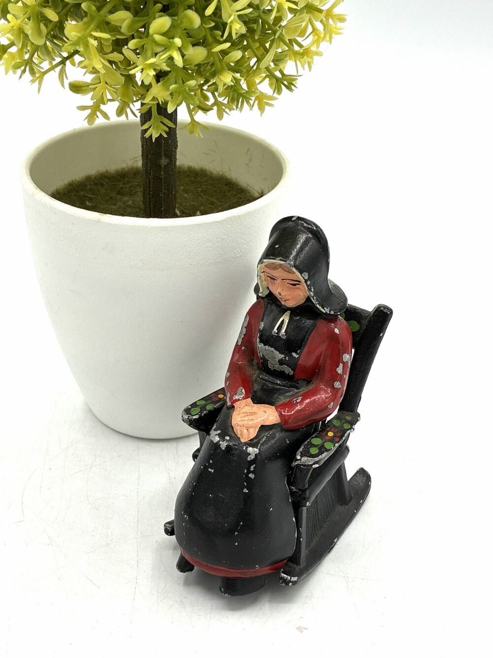 Vintage Cast Metal Amish Woman Rocking Chair Salt Pepper Shakers Folk Art